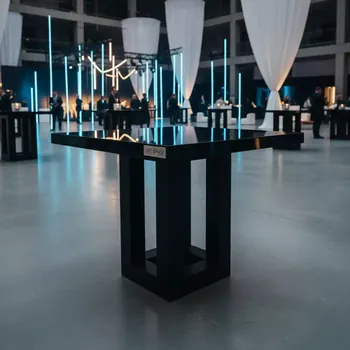 Аренда Коктейльный стол quadratic 60х60 черный в МФК «Горный» — ART SPACE