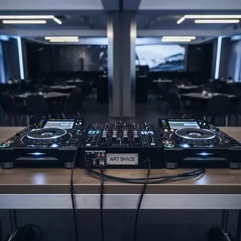 Аренда Комплект DJ Pioneer CDJ 2000nexus DJM 900nexus в банкетном зале «Дельфин» — ART SPACE