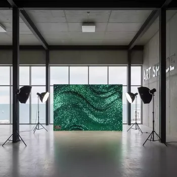 Аренда Фотозона из изумрудных пайеток на парусной регате (Сочи) — ART SPACE