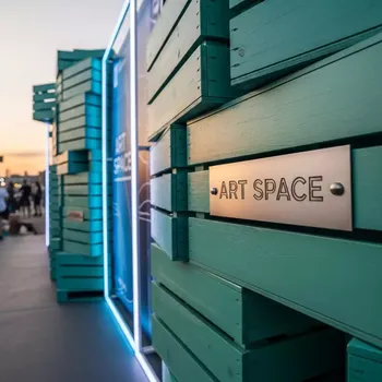 Аренда Ящик деревянный "Эко" лакированный на Имеретинской набережной — ART SPACE