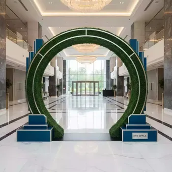 Аренда Арка круглая из зелени в Grand Karat Sochi — ART SPACE