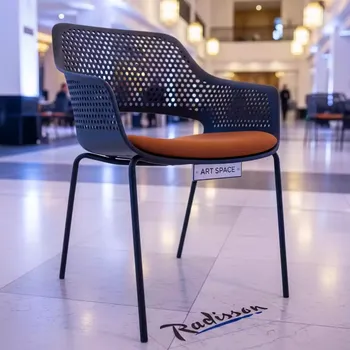Аренда Стул с обивкой Colander в Radisson Collection Paradise — ART SPACE