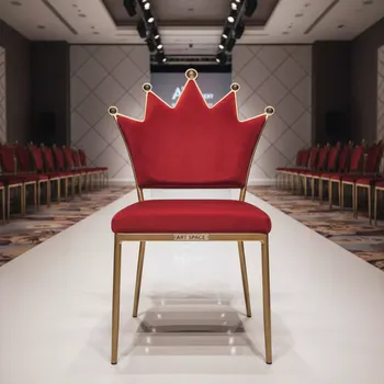 Аренда Стул Хит красная корона каркас золото в Sochi Marriott Krasnaya Polyana — ART SPACE