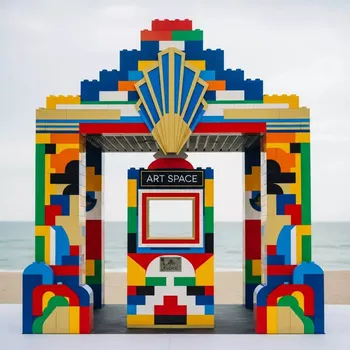 Аренда Фотозона Lego на пляже «Мандарин» — ART SPACE