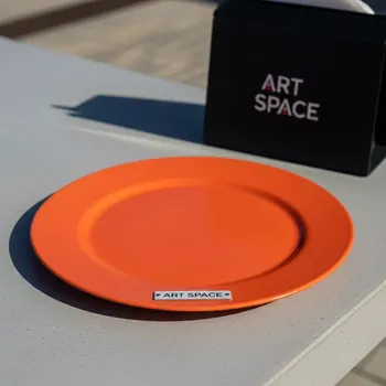 Аренда Тарелка подстановочная оранжевая Porland 28 см на Медальной площади — ART SPACE