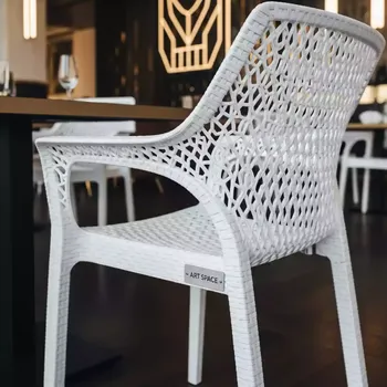 Аренда Кресло пластиковое плетеное Ibiza белый в ресторане «Высота 5642» — ART SPACE