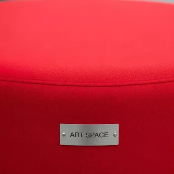 Аренда Пуф красный Hollywood Gold на Имеретинской набережной — ART SPACE