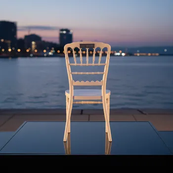Аренда Стул банкетный белый пластиковый Chiavari на территории Морпорта Сочи — ART SPACE