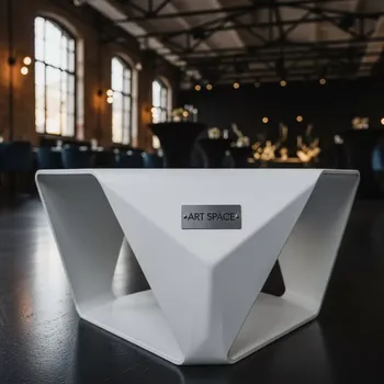 Аренда Столик кофейный пластиковый Minush в ресторане «Магадан» — ART SPACE