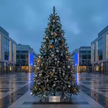 Аренда Елка искусственная Royal Christmas PVC 270 см на Медальной площади — ART SPACE