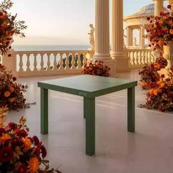 Аренда Стол пластиковый квадратный зеленый 90х90 см в отеле Hyatt Regency Sochi — ART SPACE