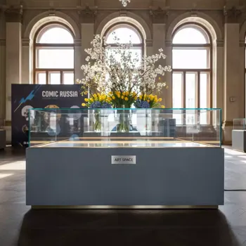Аренда Витрина Madrid в Boutique Hotel PORTUM 1905 — ART SPACE