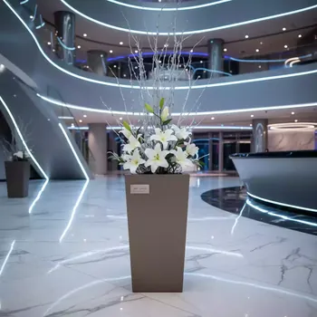 Аренда Кашпо для цветов Prosperplast Urbi Square мокко 49 21 л в отеле Hyatt Regency Sochi — ART SPACE