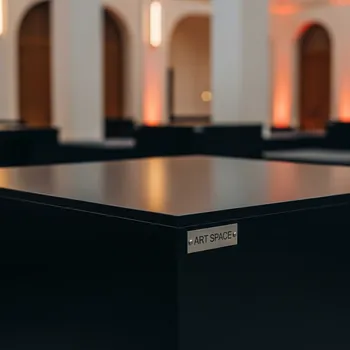 Аренда Стол квадратный черный 90х90 см в комплексе «Дагомыс» — ART SPACE