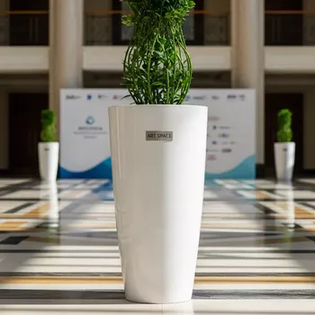 Аренда Кашпо для цветов Prosperplast Tubus Slim белое в отеле Radisson Lazurnaya — ART SPACE
