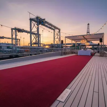 Аренда Красная ковровая дорожка 200 м² на VIP-яхте (Имеретинский порт) — ART SPACE