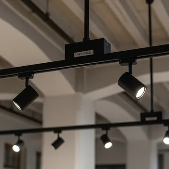 Аренда Шинопровод для магнитного трека Neodeco Slim Magnetic в усадьбе Голицына — ART SPACE