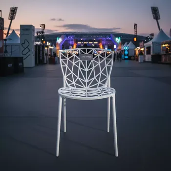 Аренда Стул Acapulco Chair White на арене «Фишт» — ART SPACE