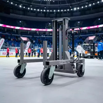 Аренда Тележка гидравлическая Tisel T20R1500 для рулонов в ледовой арене «Шайба» — ART SPACE