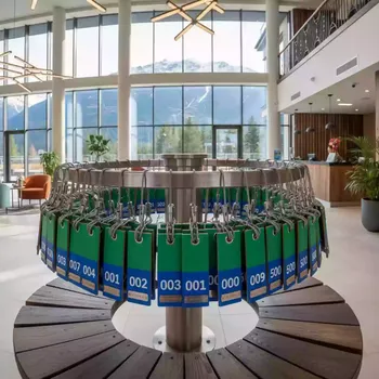 Аренда Номерок для гардероба Green Flow Hotel — ART SPACE