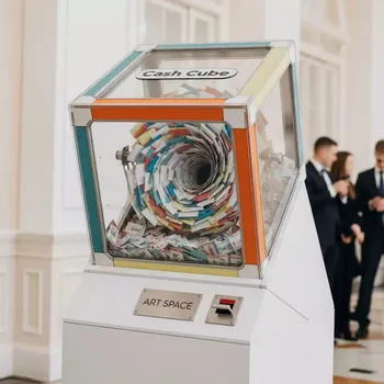 Аренда Аттракцион Денежная кабина на вилле «Анна» — ART SPACE