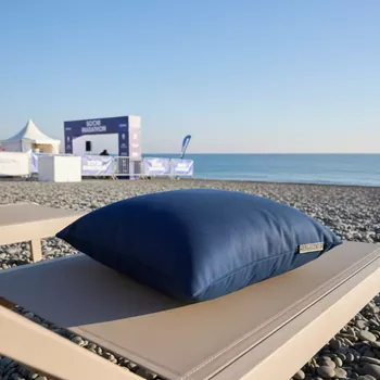 Аренда Подушка Габардин темно синяя 500х500 мм на пляже «Маяк» — ART SPACE