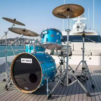 Аренда Барабаны Yamaha BD 522G ярко синие на VIP-яхте (Имеретинский порт) — ART SPACE
