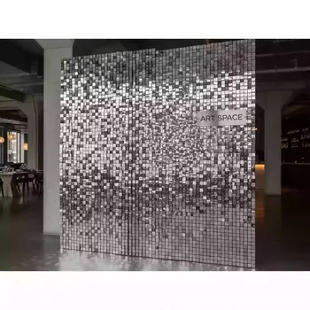 Аренда Фотозона из серебряных пайеток в ресторане «Магеллан» — ART SPACE