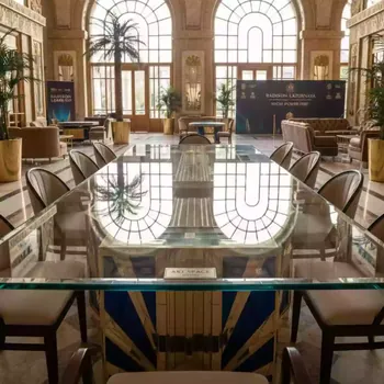 Аренда Столешница стеклянная Jumbo Corner Top в отеле Radisson Lazurnaya — ART SPACE