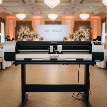 Аренда Режущий плоттер Vicsign HS630 Servo в ресторане «Сыроварня» — ART SPACE