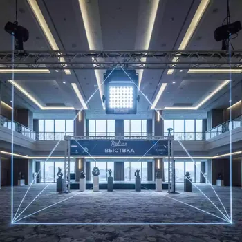 Аренда Стробоскоп светодиодный 350 Вт в отеле Radisson Lazurnaya — ART SPACE