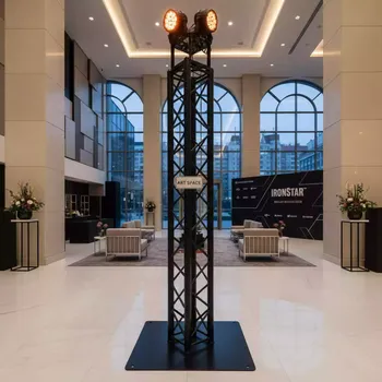 Аренда Тотемы из ферм для вертикальной установки в Mövenpick Hotel — ART SPACE