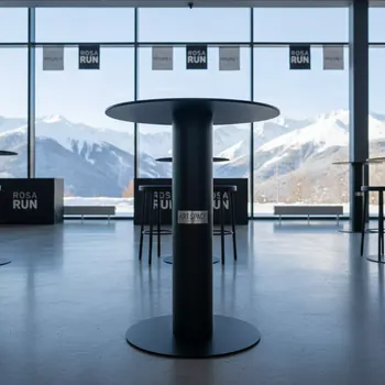 Аренда Стол коктейльный Smash черный диаметр 700 мм в Гранд Отель Поляна — ART SPACE