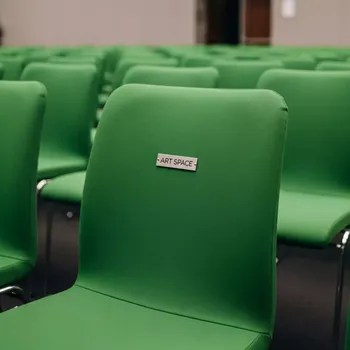 Аренда Чехол Е 03 на стул Eames зеленый в конгресс-холле отеля Жемчужина — ART SPACE