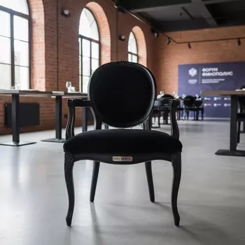 Аренда Стул Louis черный подушки черный бархат в ресторане «Магеллан» — ART SPACE