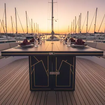 Аренда Стол пластиковый раздвижной Vegas Table на VIP-яхте (Имеретинский порт) — ART SPACE
