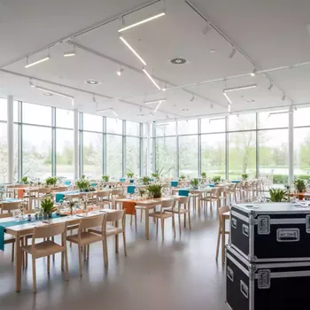 Аренда Светильник трековый Volpe ULB Q276 4000 К в Radisson Blu Resort & Congress Centre — ART SPACE