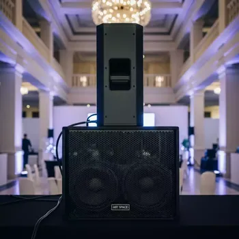 Аренда Акустическая система пассивная Behringer B2520 Pro на Медальной площади — ART SPACE