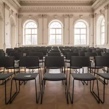 Аренда Стул ткань серо черная Iso в усадьбе Голицына — ART SPACE