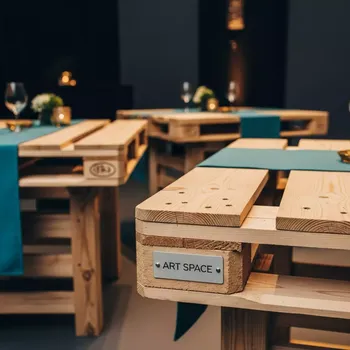 Аренда Стол из паллет в Gamma Sirius — ART SPACE