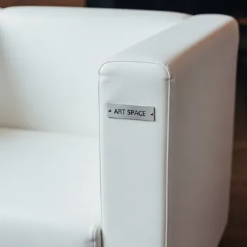 Аренда Кресло Агата белое 65х62х61 см в ресторане «Voda» — ART SPACE