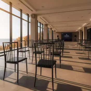 Аренда Стулья металлические черные в отеле Hyatt Regency Sochi — ART SPACE