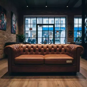 Аренда Диван brown Chesterfield в отеле «Звездный» — ART SPACE