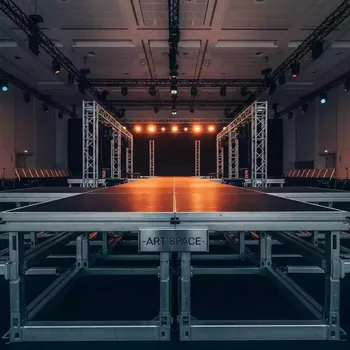 Аренда Подиум для показов для концерта в Radisson Blu Resort & Congress Centre — ART SPACE