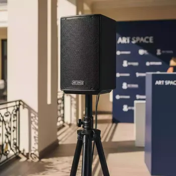 Аренда Монитор активный или акустическая система на штативе в Novotel Resort — ART SPACE