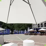 Уличные зонты и дизайнерская мебель в горах