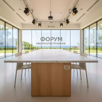 Аренда Стол Unika 180х80 см белый спеченный камень светлое дерево на вилле «Анна» — ART SPACE