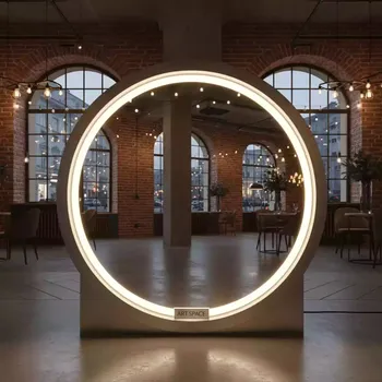 Аренда Зеркало круглое селфи на свадьбу в ресторане «Высота 5642» — ART SPACE
