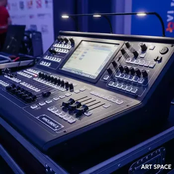 Аренда Пульт световой Flying Pig Systems WholeHog 3 в санатории «Октябрьский» — ART SPACE