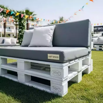 Аренда Диван из паллет серый в Radisson Collection Paradise — ART SPACE
